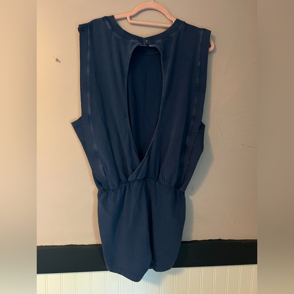 Free People Movement Hot Shot Shortsie NWT size M in Navy - Picture 3 of 6